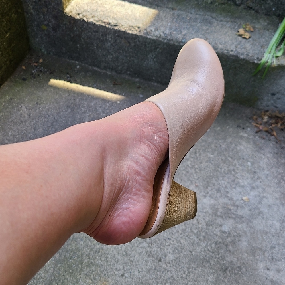 Bueno handcrafted nude leather wood heel mules